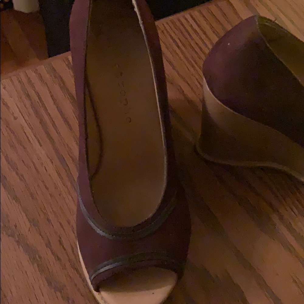 Apostrophe wedges. - Picture 3 of 5